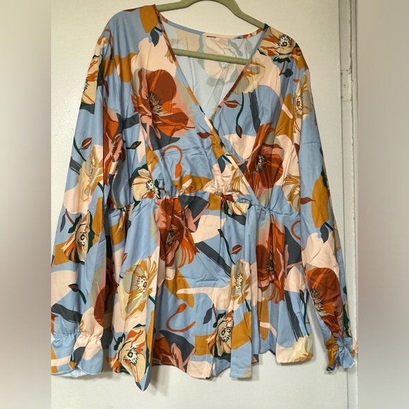 New Floral lantern sleeves wrap style blouse size 2X plus size 🌺 CB 1 - Picture 1 of 5